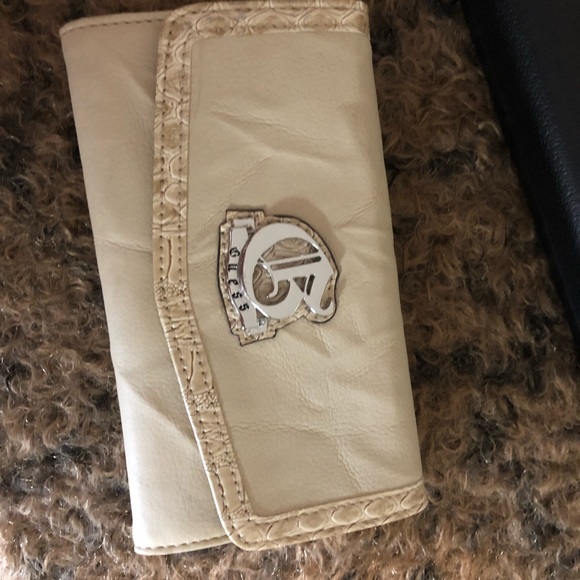 ❤️GiveAway❤️ - Picture 2 of 3